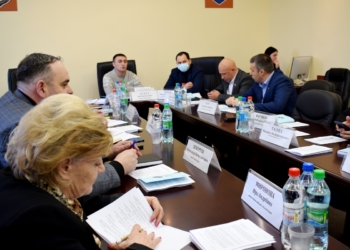 Депутаты Николаевского облсовета требуют разобраться с облавтодором и определиться с размещением ГВК (ФОТО)