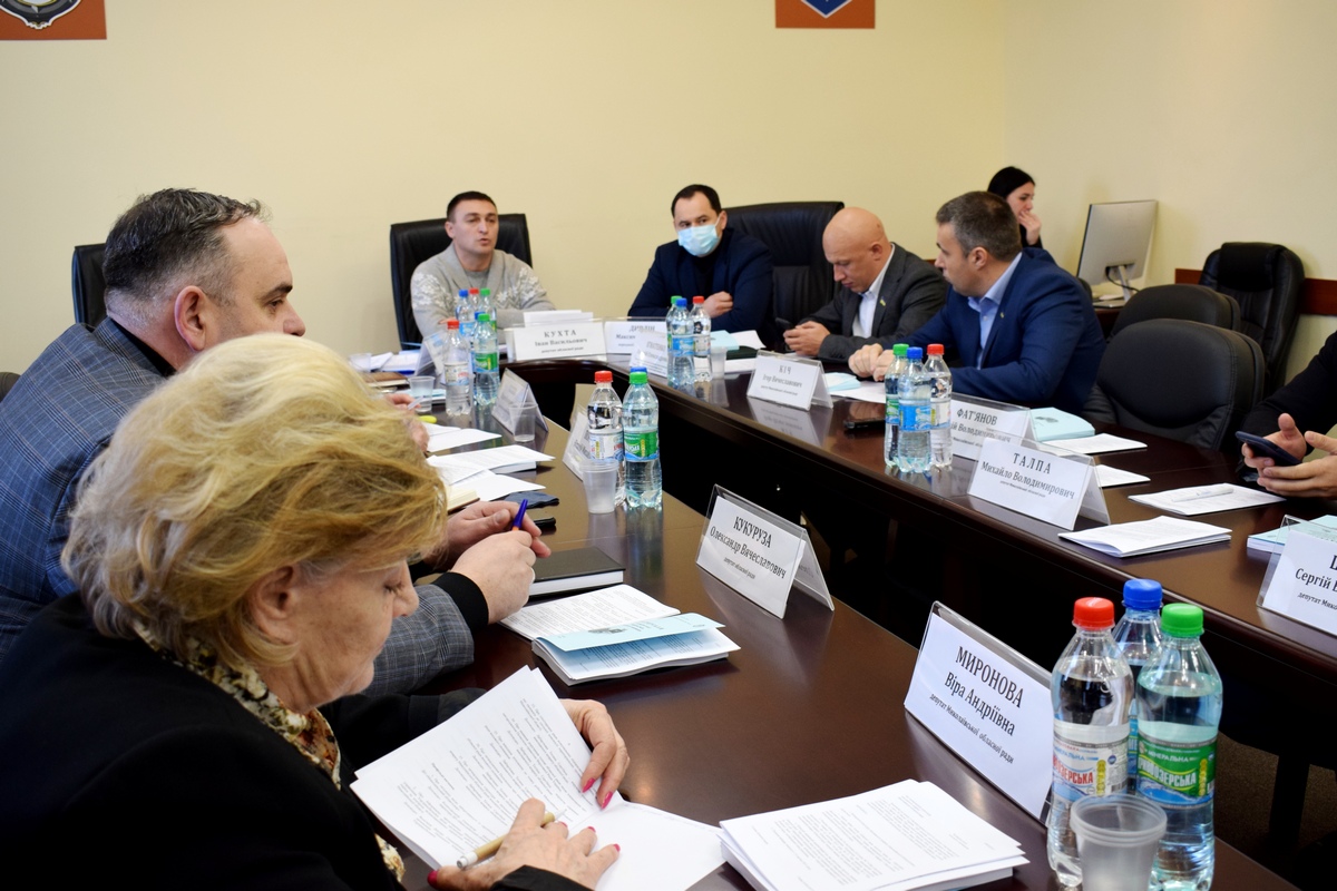 Депутаты Николаевского облсовета требуют разобраться с облавтодором и определиться с размещением ГВК (ФОТО)