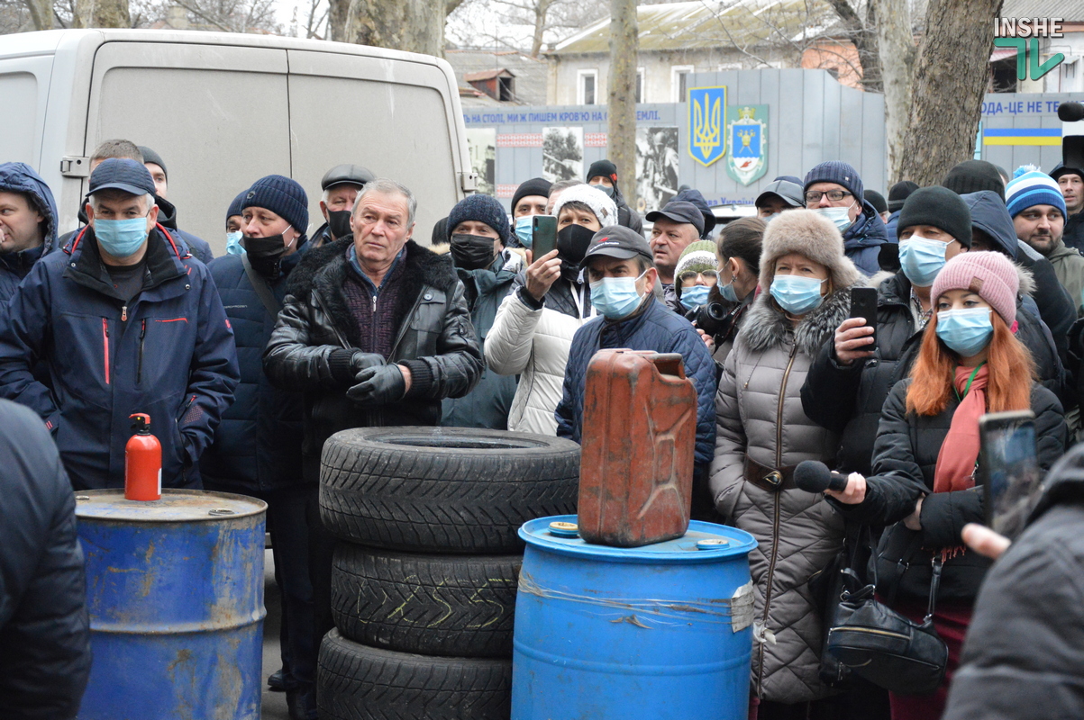 «Платите и не гавкайте»: в Николаеве фермеры митинговали против штрафов в 500 тыс. за хранение топлива (ФОТО, ВИДЕО)