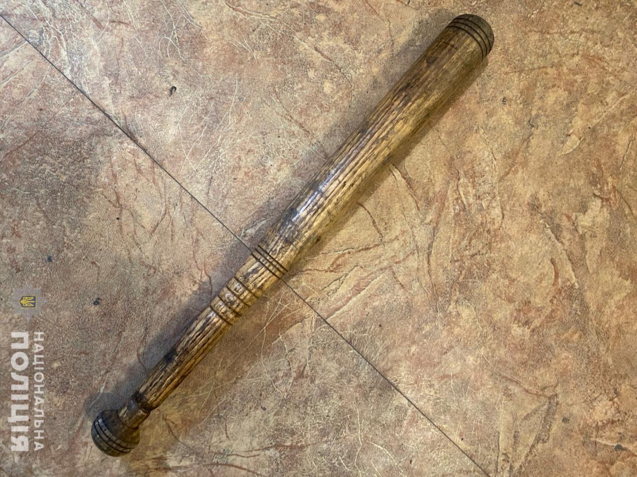 В Николаеве в драке парню проломили голову битой (ФОТО)