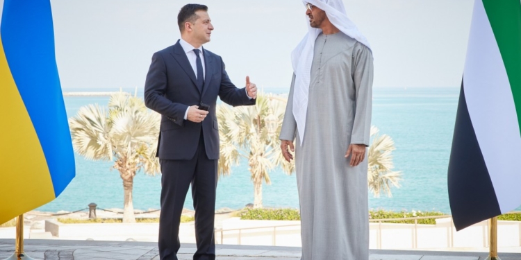 Визит Зеленского в ОАЭ: водительские права, плодородие почв, сопротивление климату и $1 млрд. для Укроборонпрома (ФОТО)