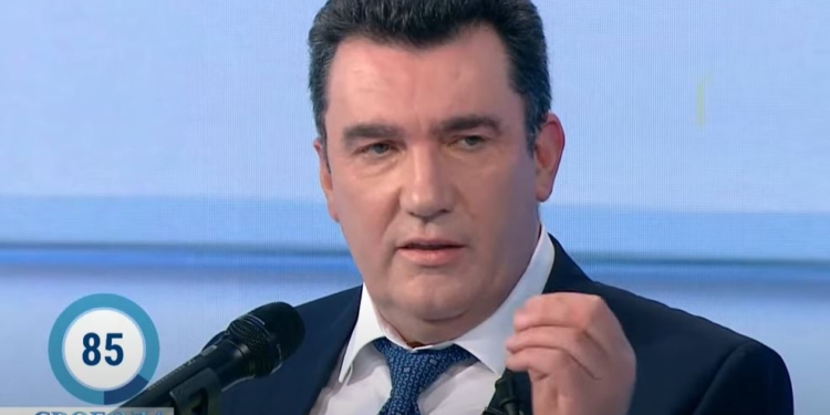 “Есть предложение ограничить продолжительность полномочий народных депутатов двумя сроками”, – Данилов