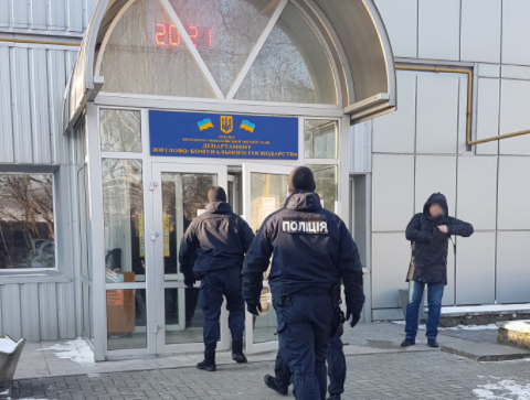 Полиция ищет в Департаменте ЖКХ следы  пропавших двух миллионов бюджетных гривен (ФОТО, ВИДЕО)