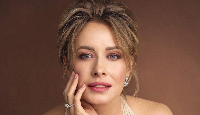 ЗаКВАРТАЛьная жизнь. Елена Кравец показала свой новый дом – минимализм и книги (ФОТО)