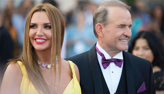 Жену нардепа Медведчука Оксану Марченко внесли в базу “Миротворца”