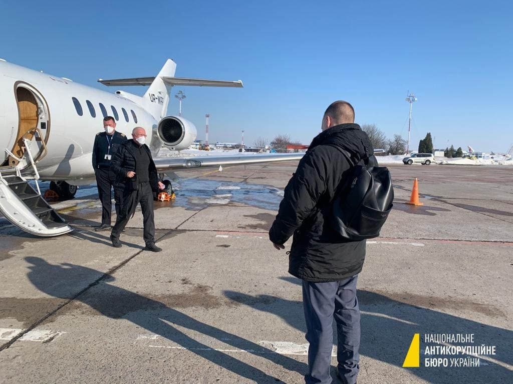 До Вены не долетел. НАБУ вернуло в Борисполь самолет бывшего первого замглавы ПриватБанка (ФОТО) 3