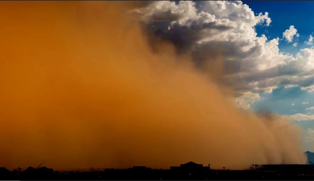 В Европу из Сахары движутся огромные массы пыли, возможны грязные дожди (ФОТО, ВИДЕО) 3