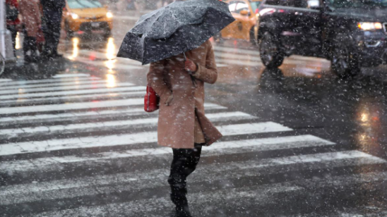 Спешите купить ледоступы: метеорологи на пятницу обещают Николаеву циклон с дождем, снегом и гололедом