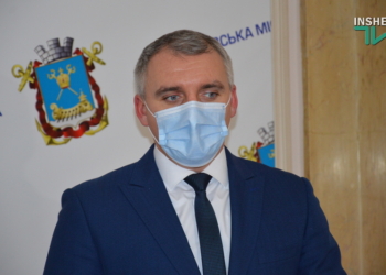 «Предупреждали же ж. Надо было обувь специальную обувать» – мэр Николаева прокомментировал вчерашний гололед и сотню из-за него пострадавших (ВИДЕО)