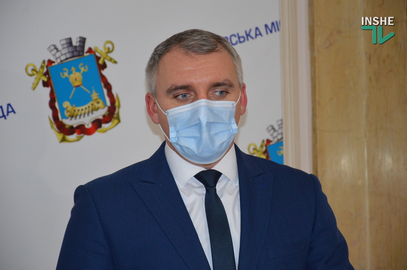 Сенкевич заявил, что отказавшиеся от вакцинации будут лечиться за свой счет, а это 5-10 тыс.грн. в день (ВИДЕО) 1