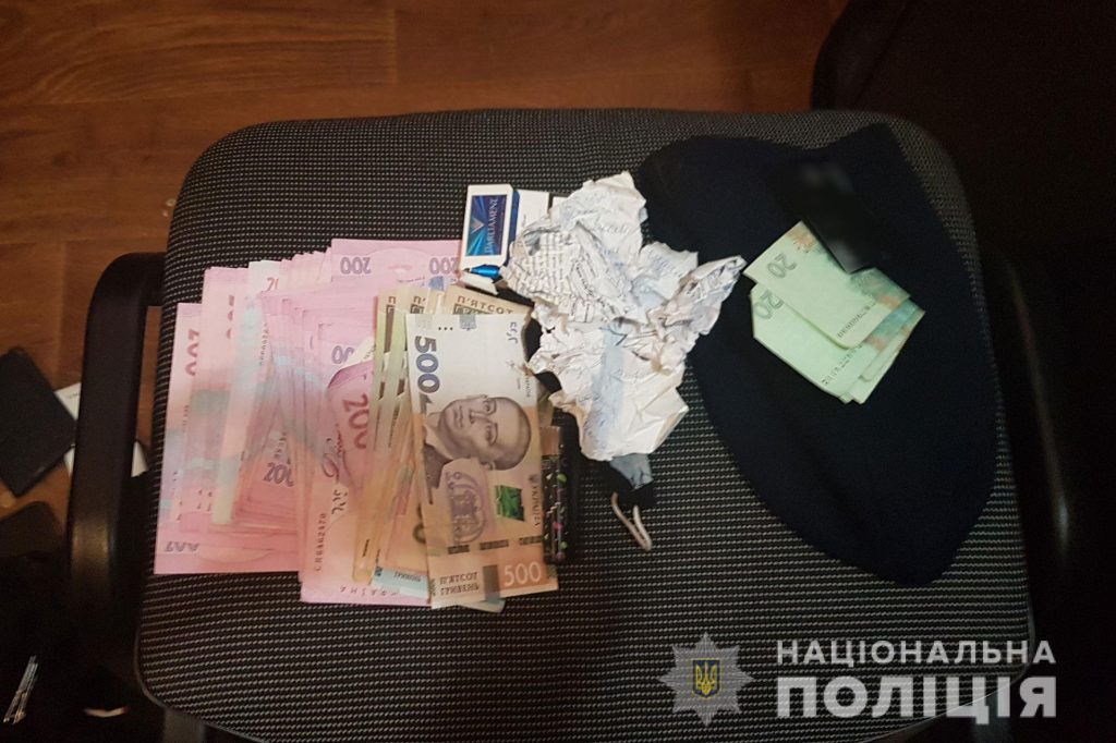 В Николаеве задержали "адвоката" - выманил у бабушки 18 тыс. для "спасения дочери" (ФОТО, ВИДЕО) 3