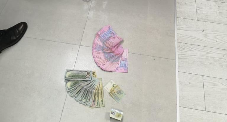 Двое жителей Николаева сбывали наркотики через Интернет - «наторговали» на миллион гривен (ФОТО) 7