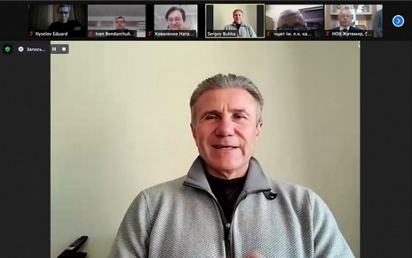 Глава НОК Сергей Бубка в онлайн-режиме наградил николаевских репортеров