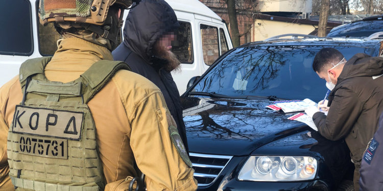 В Николаеве задержали “друга авторитета” и его подельника – оба были в розыске за угон (ФОТО, ВИДЕО)