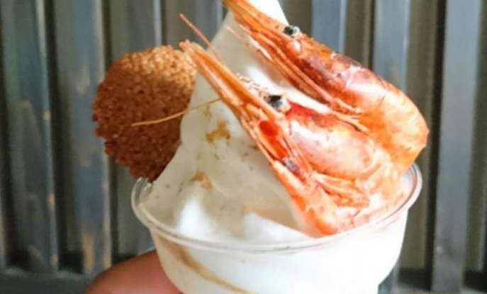 Во Львове выпускают уникальное мороженое: с креветками, беконом и укропом