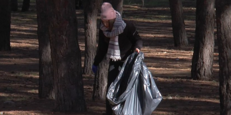 В Николаеве танцовщики собрали мусор на продажу (ВИДЕО)