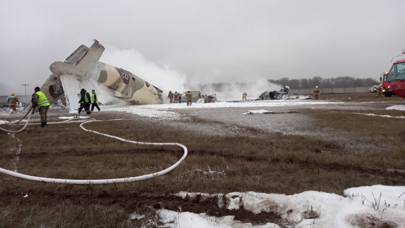 В Казахстане разбился военный самолет с шестью людьми на борту (ВИДЕО) 1