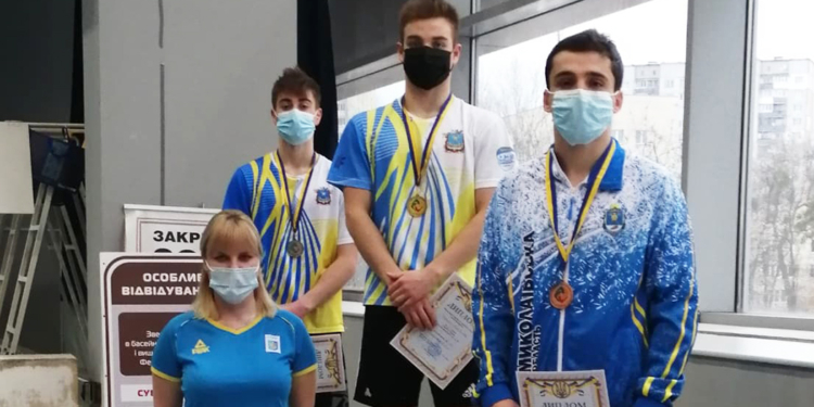 Кубок Украины по прыжкам в воду: на метровом трамплине николаевец Коновалов взял золото, а по прыжкам с 3-метрового трамплина весь пьедестал был «николаевским» (ФОТО)