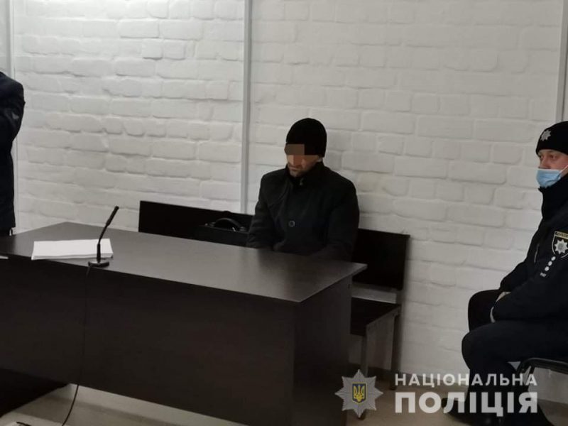 Таксиста, который застрелил в Николаеве женщину, арестовали на 2 месяца. Свою вину он признает