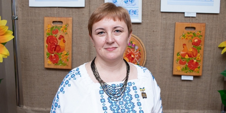 В Николаеве открылась выставка уникальной таврийской росписи Любови Паранюк (ФОТО)