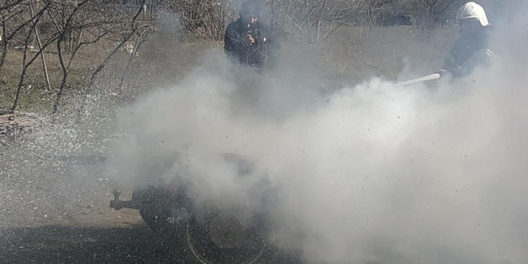 В селе Станционное горел мотоцикл, а в Витовском районе – баня и жилой дом (ФОТО)