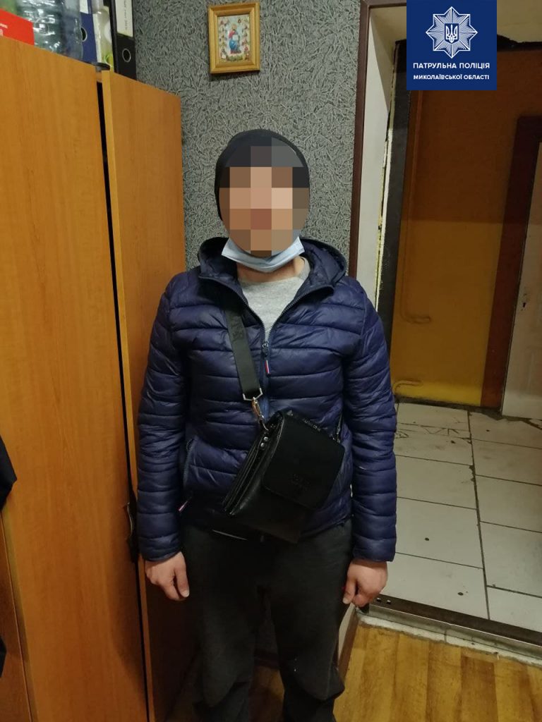 В Николаеве патрульные задержали мужчину, который ворвался в квартиру к 88-летней женщине и украл ноутбук (ФОТО) 1