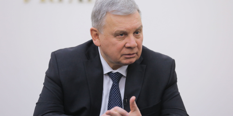 «Конец эры военкоматов, электронные документы и служба в резерве по контракту» – министр обороны рассказал об изменениях законодательства