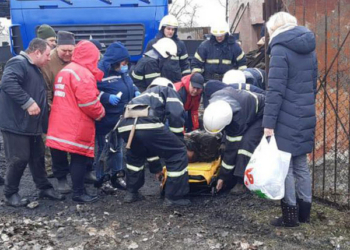 Взрыв котла в школе в Николаевской области: спасатели достали из-под завалов 26-летнего мужчину (ФОТО)