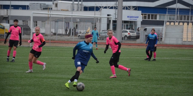 В Николаеве проходит «8-мартовский» международный турнир по женском футболу (ФОТО)