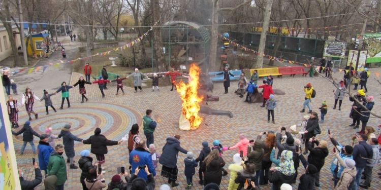 Надеемся, потеплеет: в Николаевском зоопарке сожгли Мару (ФОТО)