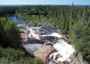 В Канаде реку Мегпай признали личностью, а живущих на ее берегах индейцев – опекунами