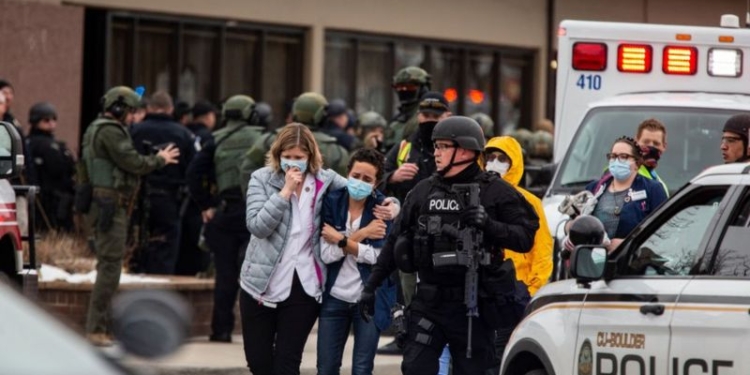 Неизвестный открыл стрельбу в супермаркете в Колорадо. Погибли 10 человек (ВИДЕО)