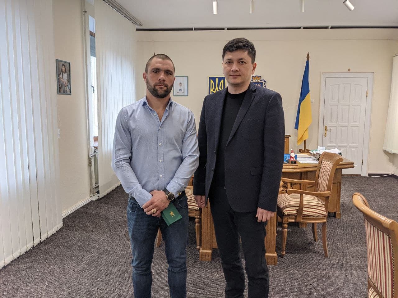 Николаевский губернатор Ким наградил спасителя детей, провалившихся под лед возле Коблево (ФОТО)