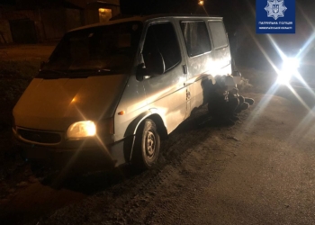 В Николаеве патрульные по горячим следам нашли угнанный автомобиль и задержали угонщиков (ФОТО)