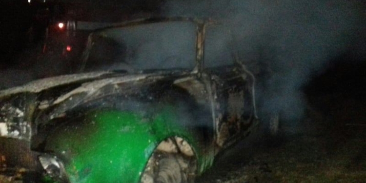 На Николаевщине «Москвич» врезался в электроопору и загорелся (ФОТО)