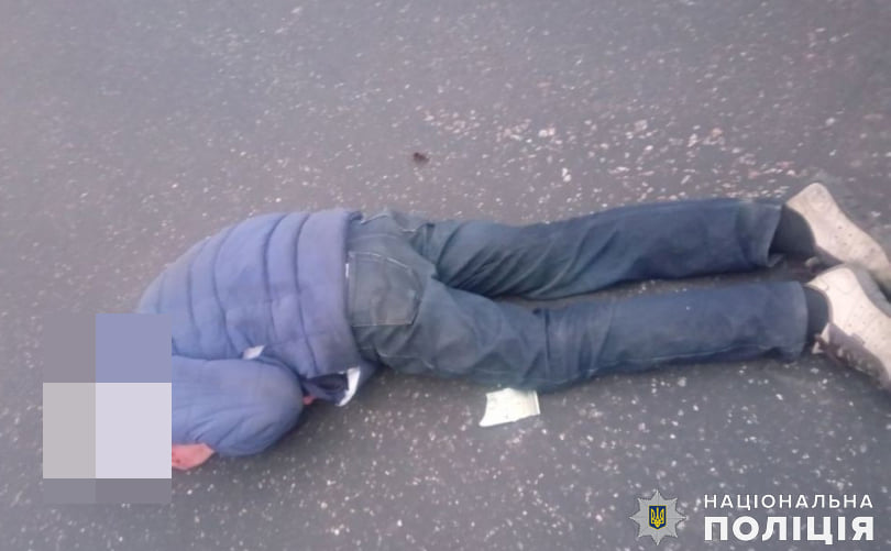 В Николаеве полиция устанавливает личность мужчины, который ранним утром бросился под фуру (ФОТО) 3