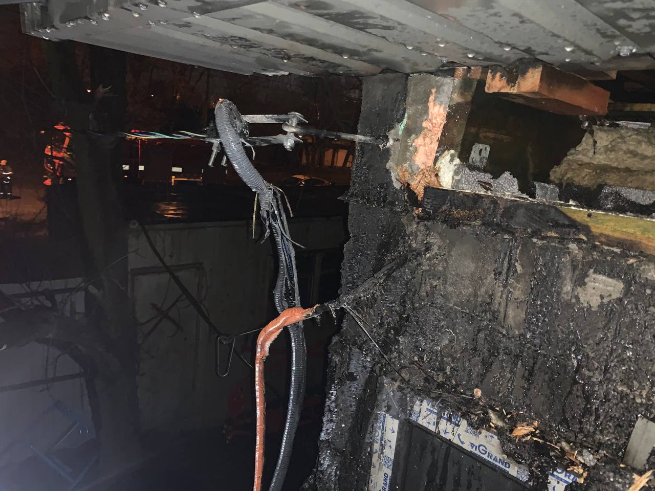 Ночью в Николаеве загорелся утеплитель на доме (ФОТО)