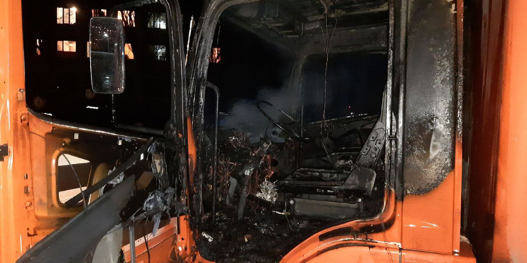 В Николаеве тушили горящую фуру (ФОТО)