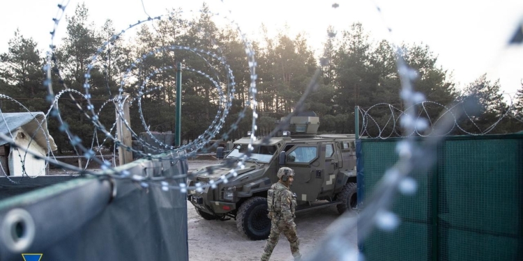 СБУ подозревает экс-нардепа и агента НАБУ в создании ЧВК, результаты обысков (ФОТО, ВИДЕО)