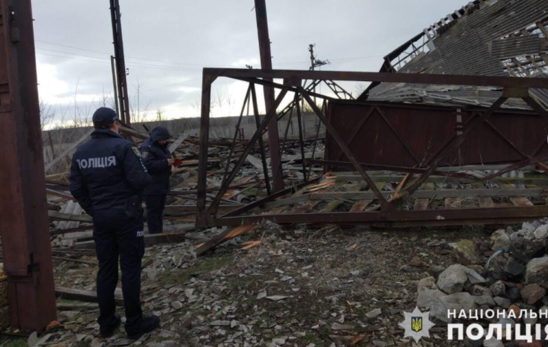 На николаевском предприятии работника раздавила упавшая металлоконструкция 1