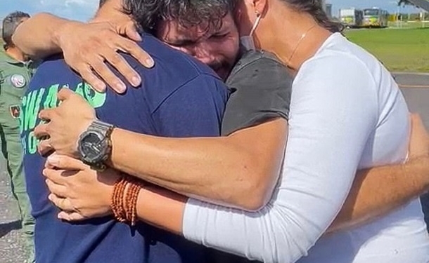 Выживший в авиакатастрофе пилот месяц выбирался из джунглей к людям (ВИДЕО)