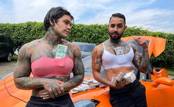 Два колумбийца ради шутки увеличили себе грудь