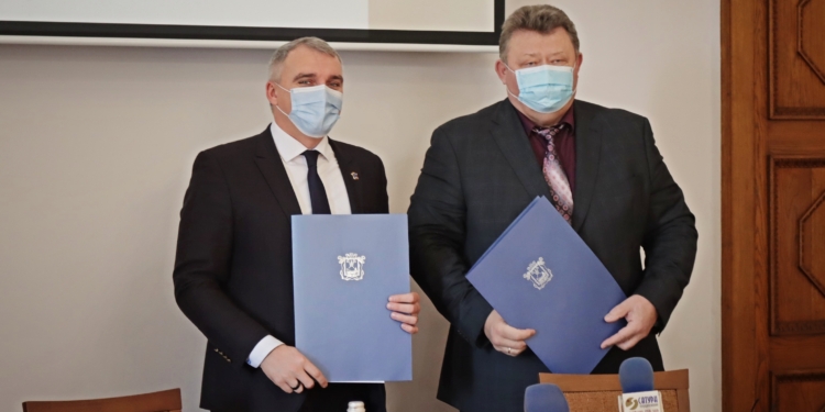 7 млн.грн. на развитие и благоустройство: Николаев и Николаевский глиноземный завод подписали меморандум о сотрудничестве (ФОТО)