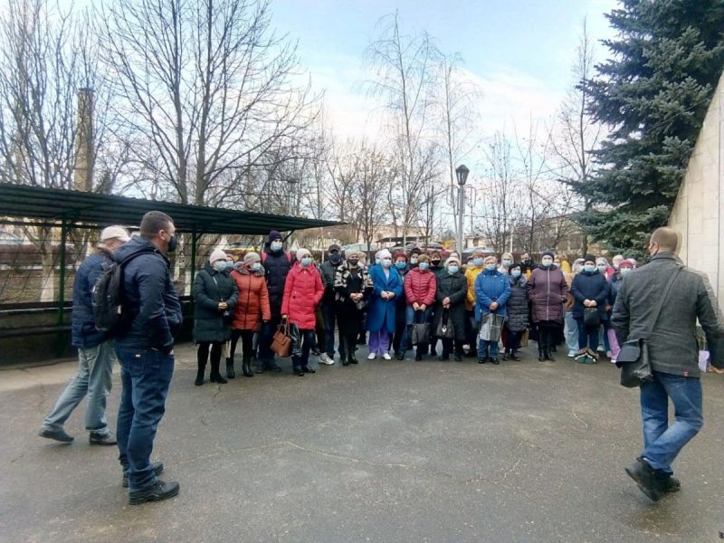 В Николаеве протестовали работники горбольницы №3 – они не получили положенных 300% зарплаты (ФОТО)