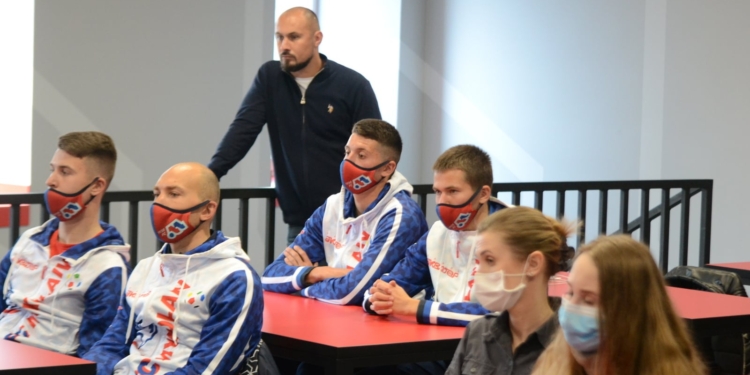 МФК «Николаев» представил новобранцев (ФОТО)