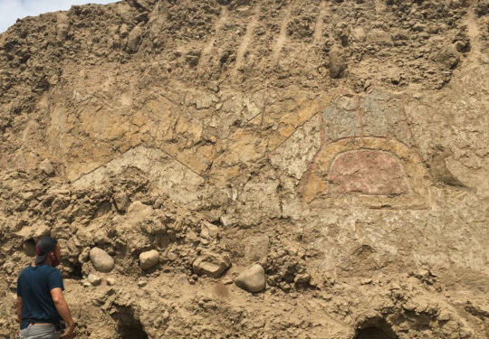 В Перу археологи обнаружили древнюю фреску с изображением бога-паука — ей более 3 тысяч лет