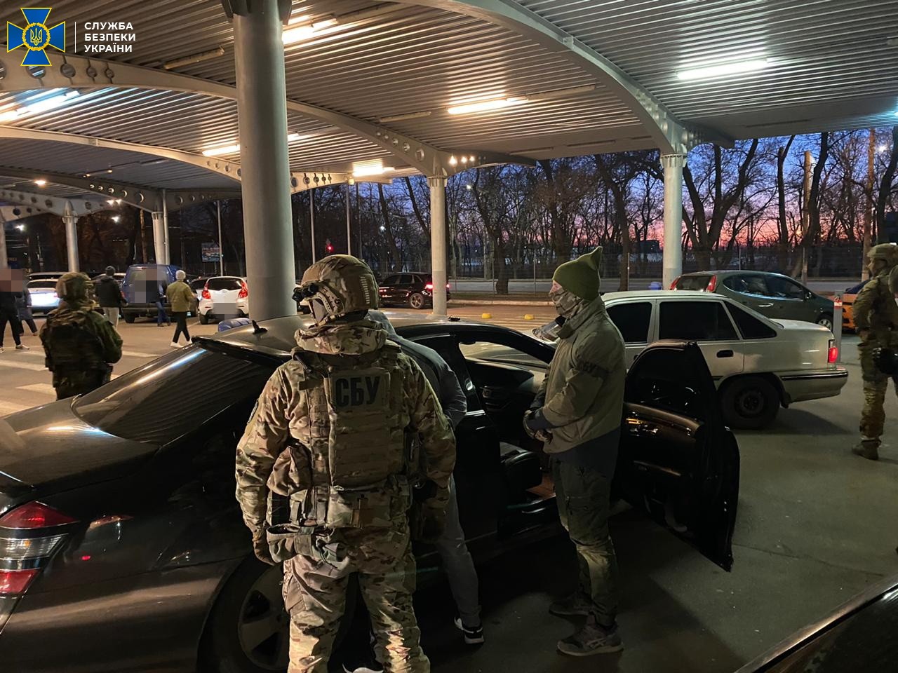 В Николаеве задержали группу фальшивомонетчиков – ежемесячно «рисовали» до 100 тысяч долларов (ФОТО)