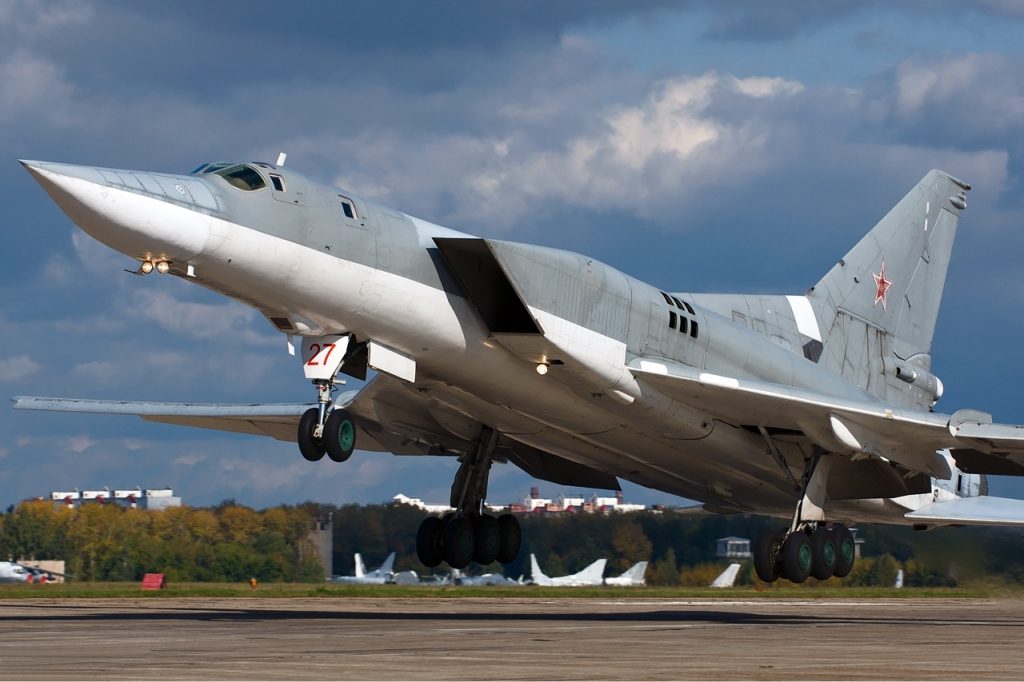 Втягивают в войну. РФ впервые применила стратегические Ту-22М3 для ударов по Украине из Беларуси 1
