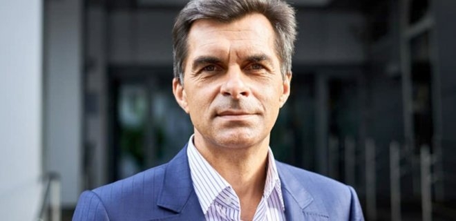 Кабмин досрочно уволил главу правления “Укрзализныци” Жмака