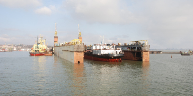 В Мариуполе судоремонтный завод возвращают государству. Почему и как?